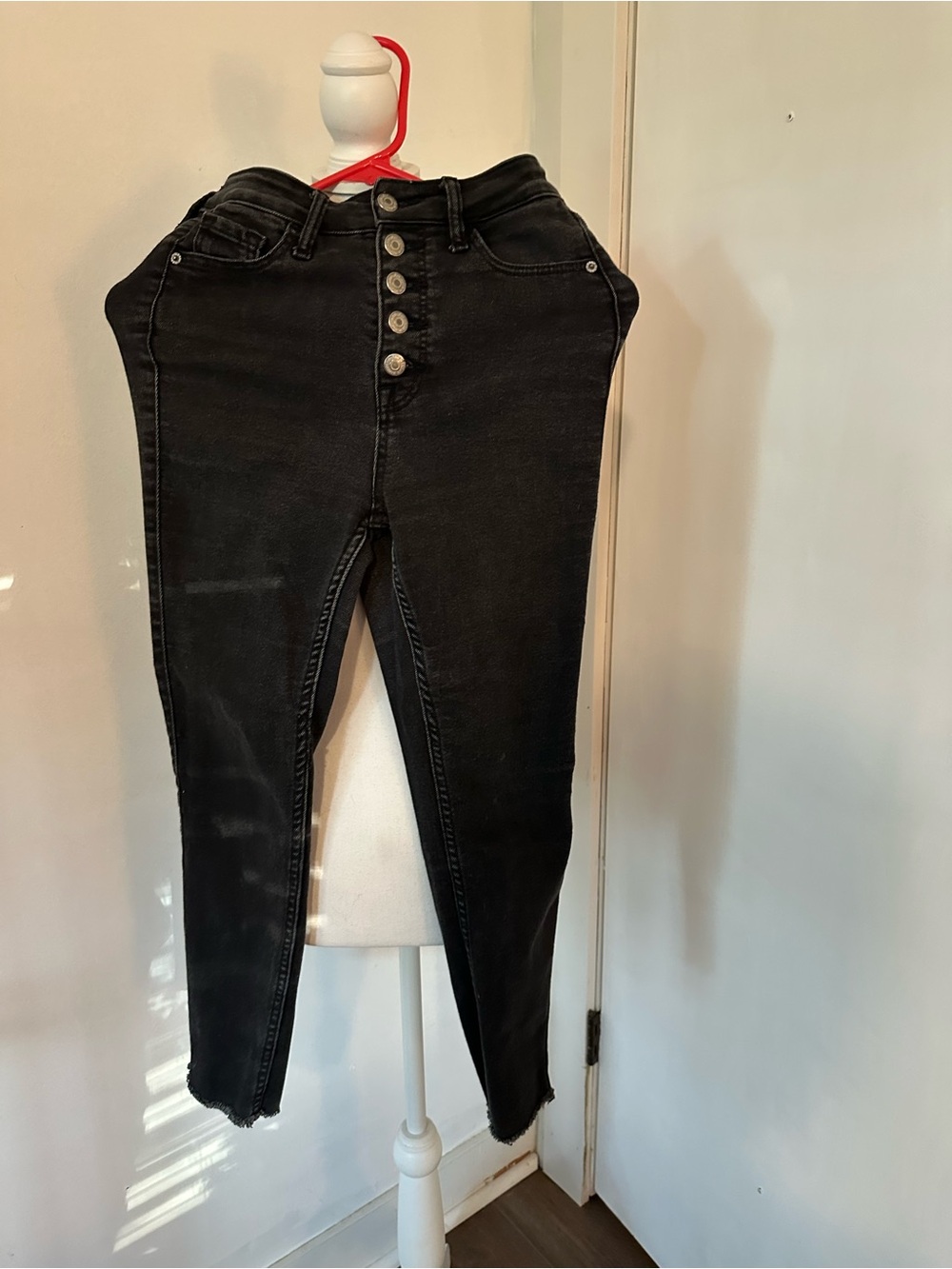 Rocks Women's Black Skinny Button-Fly Jeans